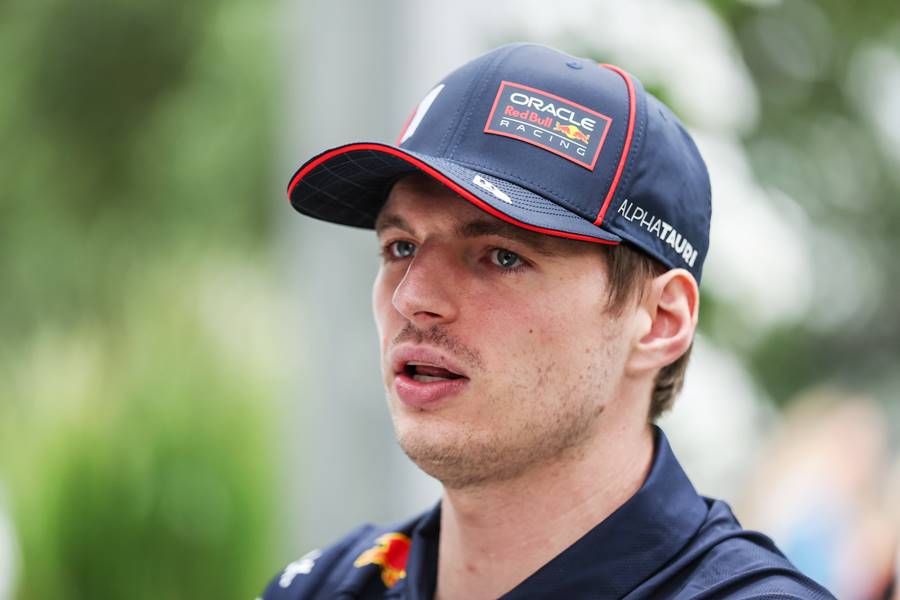 フェルスタッペン、グリップ不足に困惑も想定以上のペースに“驚き”！「まだ速さが足りない」 【F1オーストラリアGP初日】