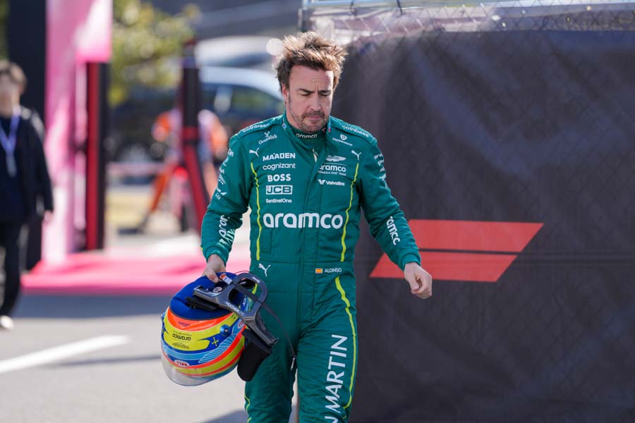 【F1日本GP：FP2途中経過】鈴鹿で赤旗3回！ドゥーハンはターン1、アロンソはグラベル、さらに芝生が燃焼