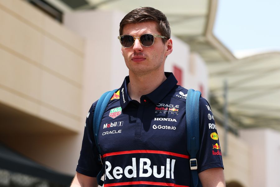 フェルスタッペン、岩佐歩夢にシート譲り“短い金曜日”に苦戦「感覚を取り戻すのに数周かかった」