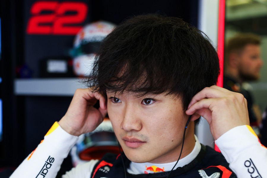 【F1バーレーンGP：FP1タイム＆前車差】角田裕毅、まずは9番手。ノリス最速、岩佐歩夢はレッドブル＆平川亮はハースから出場