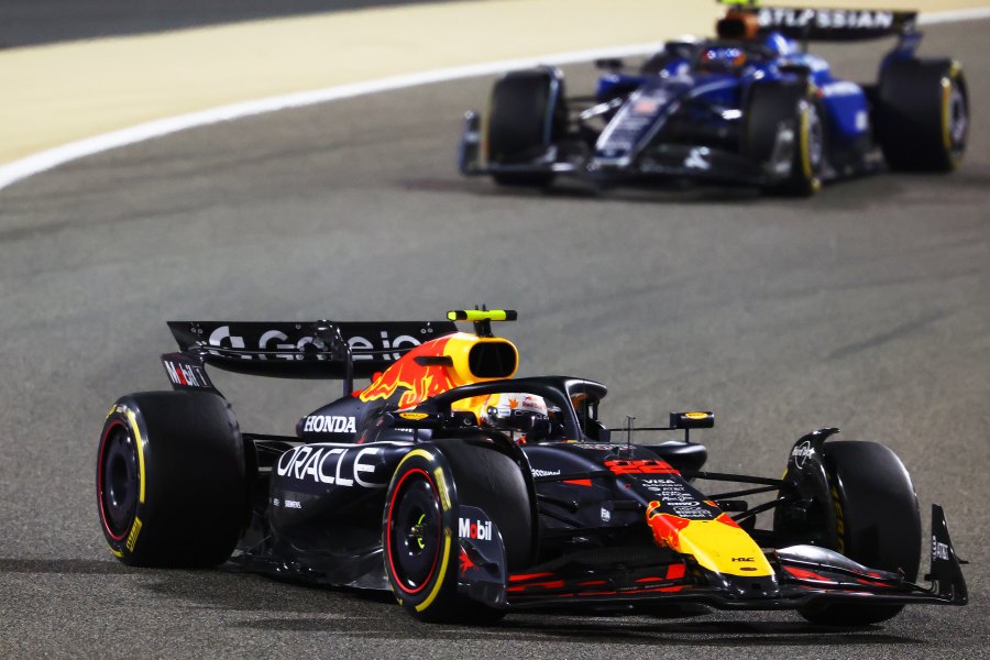 「角田裕毅を調査しろ！」サインツ激高→怒りの無線→18歳アントネッリに突撃→ペナルティ→最後はリタイア【F1バーレーンGP】