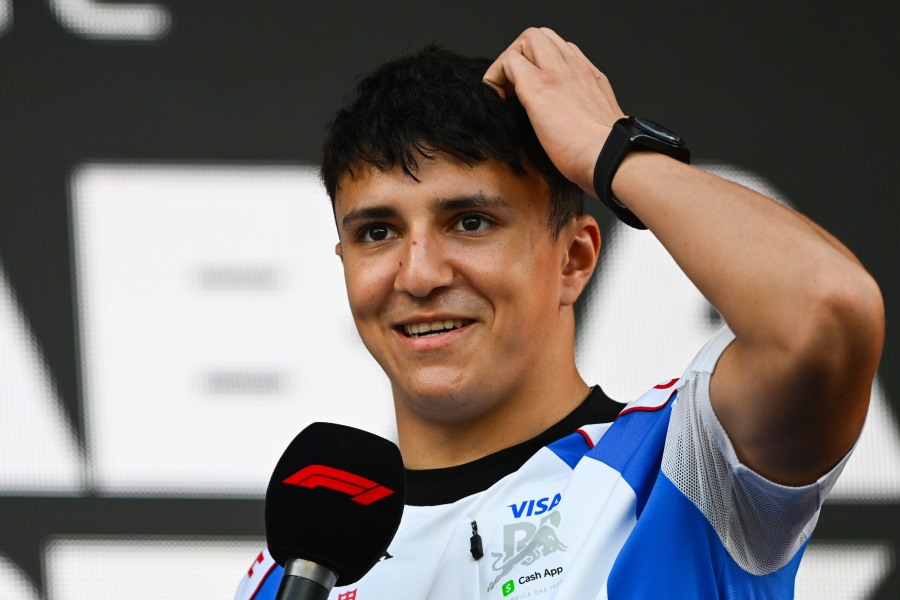 新人ハジャー、見事な10位入賞！ウィリアムズ勢の“連携封じ”に阻まれるも狙い通りの戦略で2度目のF1ポイント／F1サウジアラビアGP