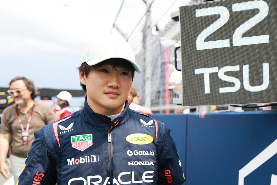 角田裕毅「もったいないミスで5秒ペナ」も崖っぷちから10位死守！元僚友の猛追かわし1点獲得／F1マイアミGP