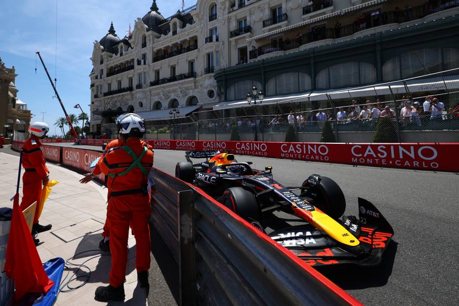 フェルスタッペン「かなり怖かった」ハミルトン接近の瞬間…低速苦戦で予選5番手、決勝は“2ストップ義務”で勝敗分ける戦略バトルへ／F1モナコGP