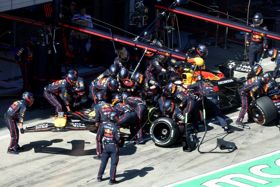 【F1オーストリアGP：決勝途中経過】角田裕毅に厳罰10秒ペナルティ！フェルスタッペンも即クラッシュ、レッドブルは悪夢のホームGP