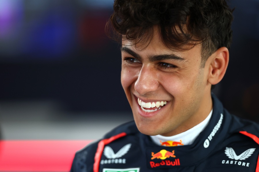 17歳リンドブラッド大興奮！F1初走行で感謝感激「世界中で特別な体験、もう一回走りたい！」