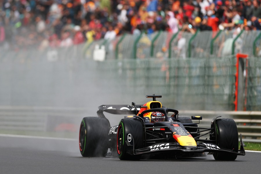 伝統の“カッコいい名勝負”をさせて！フェルスタッペン、雨狙いの戦略が裏目に…アップグレードには手応えも【F1ベルギーGP】