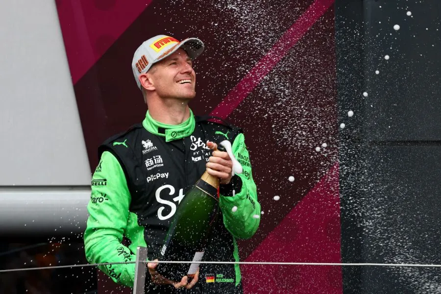 37歳ヒュルケンベルグ、実はレッドブルとフェラーリ入り寸前だった「トップ5に入る実力」“不運な男”の初表彰台獲得にF1界が笑顔