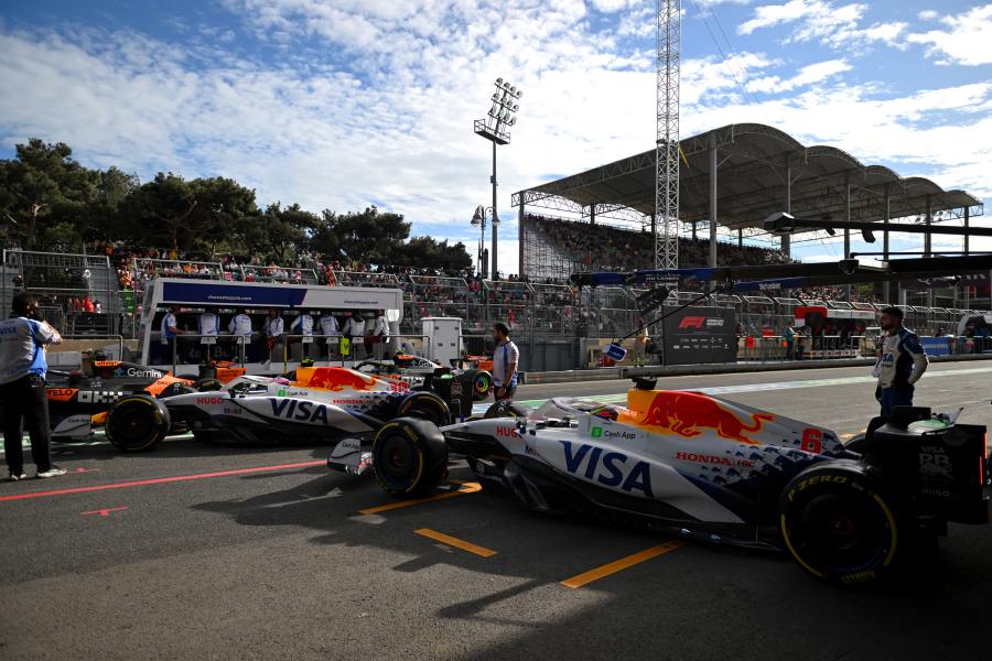 レーシングブルズのデゾトー責任者、“完璧”ローソン3番手＆“強力”ハジャー8番手を称賛「赤旗だらけの難しい予選を乗り切った」／F1アゼルバイジャンGP