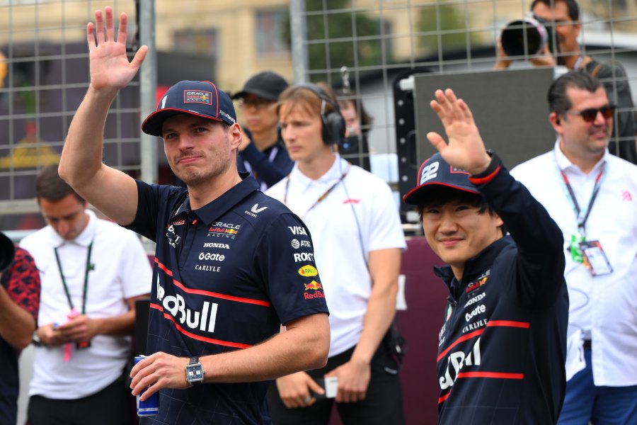 レッドブル代表、フェルスタッペンの“完璧”ポールと角田裕毅の移籍後ベストを称賛「突風と小雨の中お見事」／F1アゼルバイジャンGP