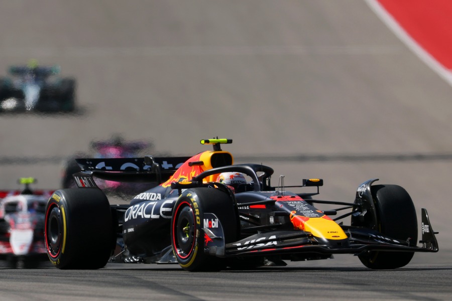 【動画】角田裕毅が“映画のような”神スタート！18番手→7位の大逆襲　F1公式も絶賛「最近見た中で最もクレイジー！」／F1アメリカGPスプリント