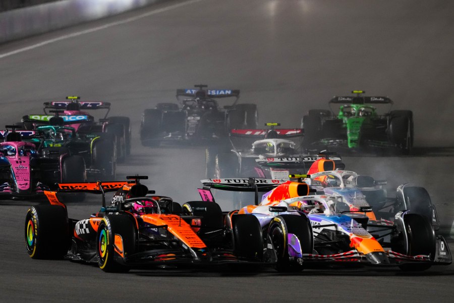 【F1ラスベガスGP決勝途中経過】ターン1で多重クラッシュ　ピットスタートの角田裕毅はハードに交換、13番手を走行中　フェルスタッペン首位へ