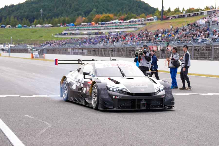 【スーパーGT画像】ホンダ新時代へ　プレリュードGTがデモ走行！HRCロゴ入り正式仕様を披露　山本／牧野はシビックタイプRで逆転王座なるか