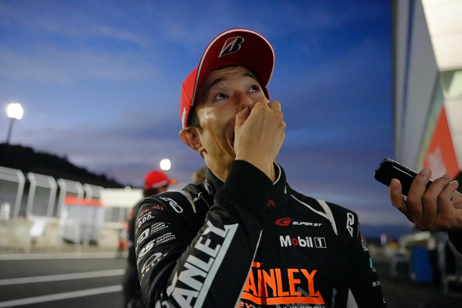 【スーパーGT画像】山本尚貴が号泣「ホンダを任せたと言われて嬉しかった」GT500引退の恩人・伊沢拓也へ感謝「あんなに周囲を立ててくれる人はいない」