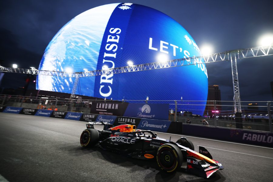 フェルスタッペン「ここは他と比べ物にならない」冷えた路面と赤旗の連続で不発の9番手／F1ラスベガスGP