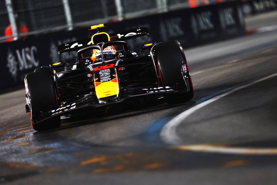 レッドブル、レース責任者「方向転換は不要」初日はタイヤ管理に苦戦も静かな自信