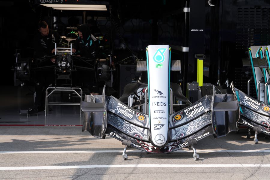 F1日本GP、FIAはメルセデスの「2段階式」ウイング騒動に介入しない