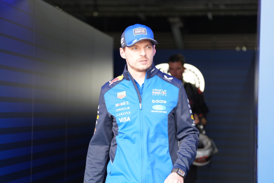 父ヨス「パフォーマンスとは何の関係もない」フェルスタッペン、直感重視のドライビング求める