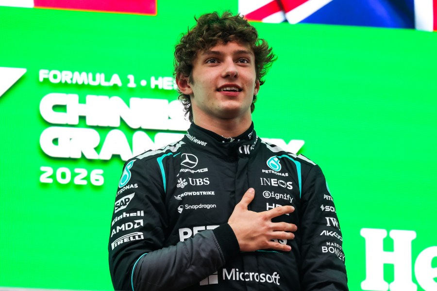 “ライコネン”とまさかの誤紹介　アントネッリF1初優勝で起きた珍ハプニング