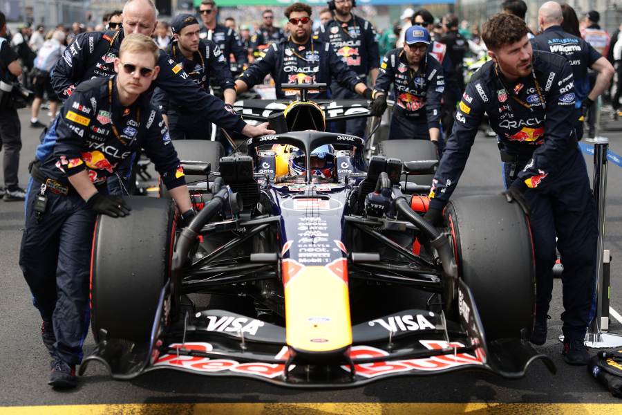 F1はメーカーに妥協か　V8回帰望むFIAの会議へ、フェルスタッペンが助言「安全性」が切り札に