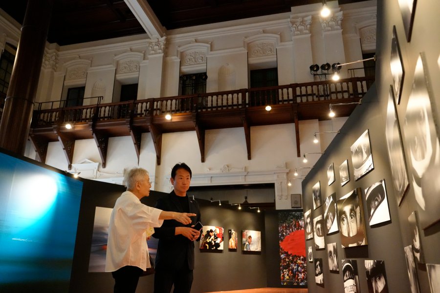 【F1写真展】日本にF1を伝えた写真家・間瀬明が見つめた極限の美　京都文化博物館別館で「The EYES」開幕