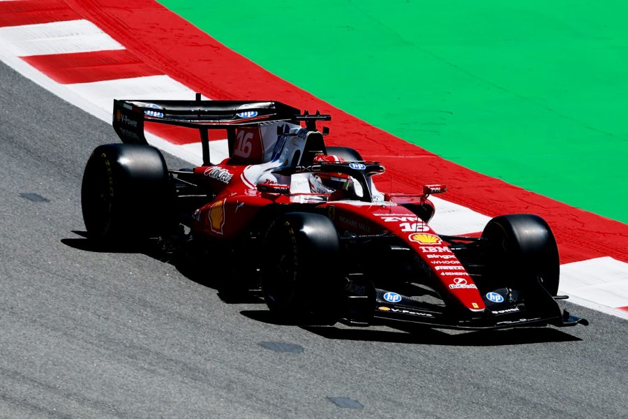 フェラーリF1で始まった“心理戦”　ハミルトン復活勝利で苦しむルクレールは嫉妬否定も失望