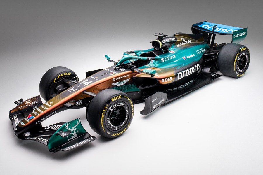 【F1モナコGP】アストンマーティン・ホンダが特別カラーリング発表　光で変わる虹色ラッピング