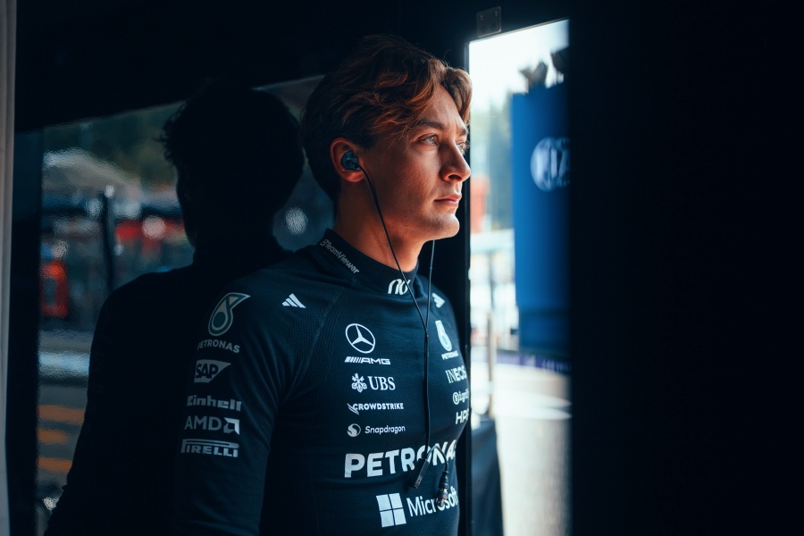 ラッセル苦境の真相とは　アントネッリの重圧か電気系統トラブルか、メルセデスF1が下した決断