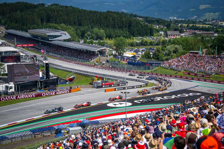 【F1オーストリアGP｜予選の黄旗問題】サインツ「3グリッド降格案」提示　フェルスタッペンのクラッシュ巡り激論