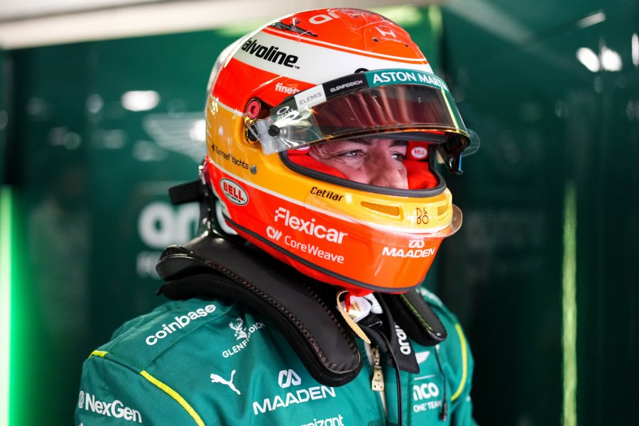 【F1イタリアGP】アロンソ、特別ヘルメットで臨むも初日は電気系トラブル　アストンマーティン・ホンダは超高速モンツァで苦戦