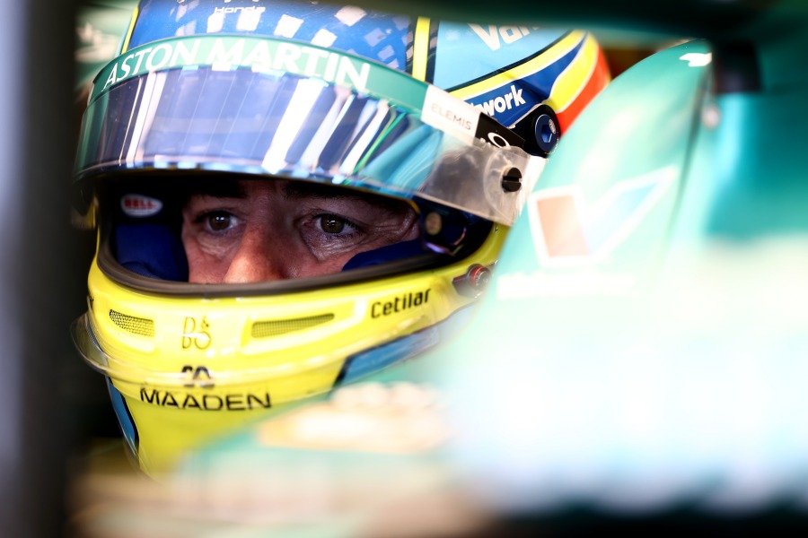 【F1アゼルバイジャンGP｜FP2タイム差】ラッセル最速、復帰ハジャー9番手　アロンソにオイル漏れ、リンドブラッドはクラッシュで赤旗