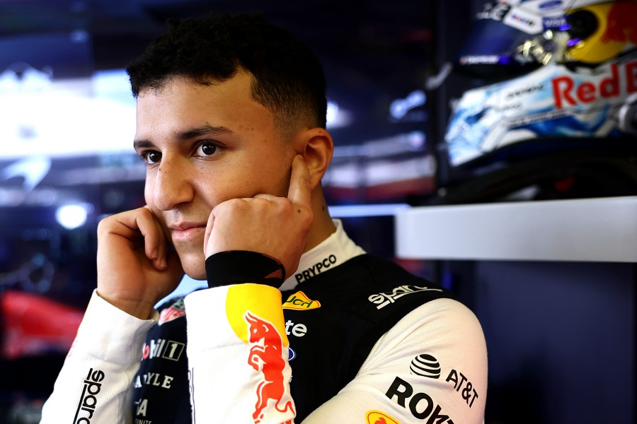 【F1アゼルバイジャンGP｜FP1タイム差】トラブル続出でストップ相次ぐ　復帰ハジャー「危うく壁に突っ込むところだった」、フェルスタッペンもコースアウト